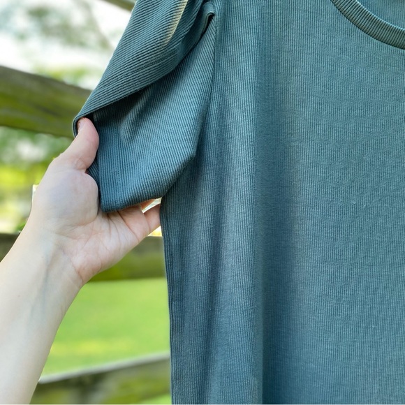 LNA Cropped Ribbed Tee - Picture 4 of 8